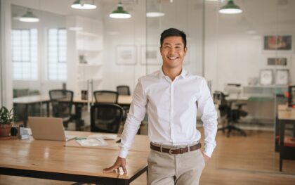 how to be a Successful Businessman in United Kingdom, the UK, Milton Keynes, London, Tax, Accounting, Business set-up, Tax refund, EXPAT, Immigration, work visa, and financial consulting.